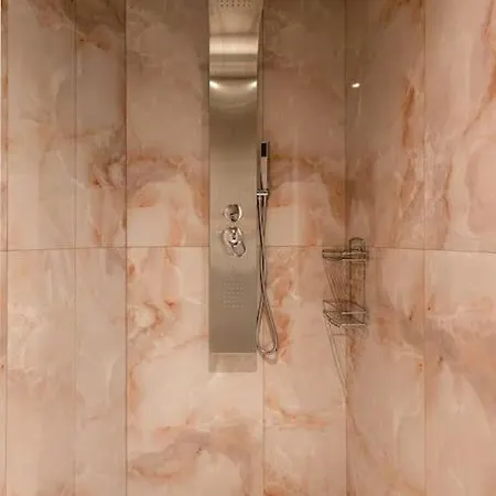 Smaragdi Luxury Jacuzzi Apartment Noho Premium Living Athens Exterior photo