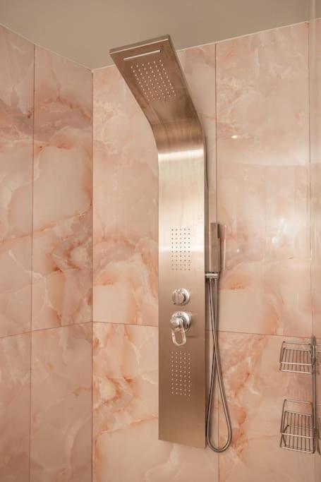 Smaragdi Luxury Jacuzzi Noho Premium Living *