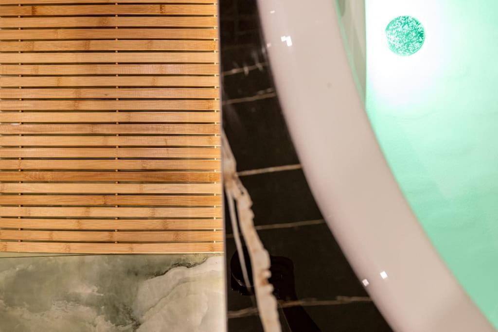 Apartment Smaragdi Luxury Jacuzzi Noho Premium Living