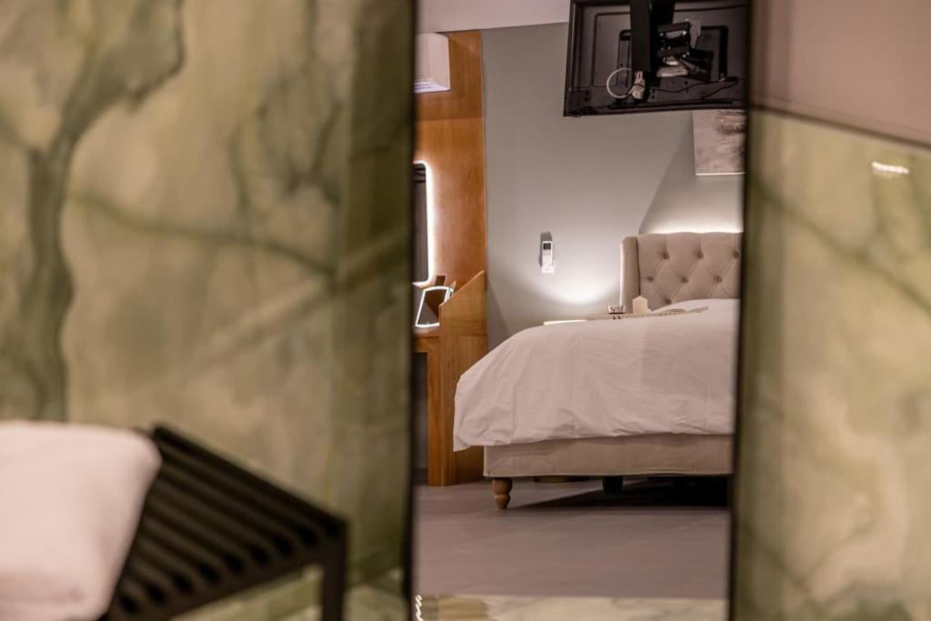 Smaragdi Luxury Jacuzzi Noho Premium Living Apartment Athens