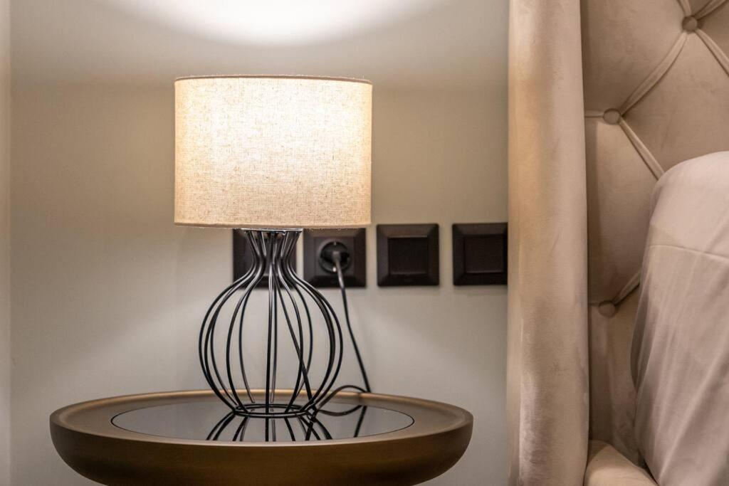 Smaragdi Luxury Jacuzzi Noho Premium Living Apartment *