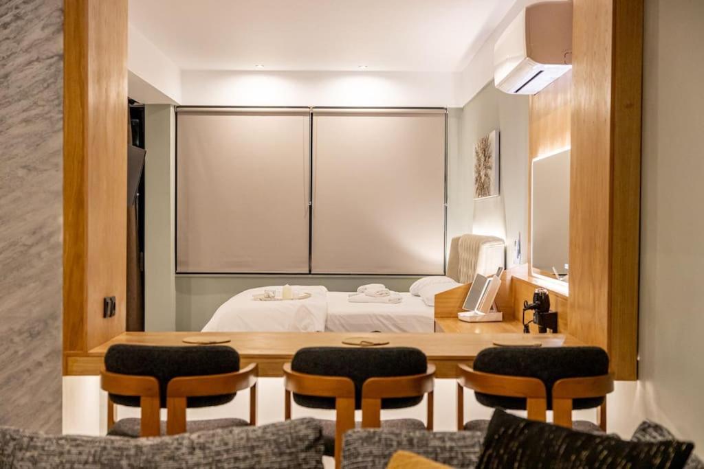 Smaragdi Luxury Jacuzzi Noho Premium Living Athens