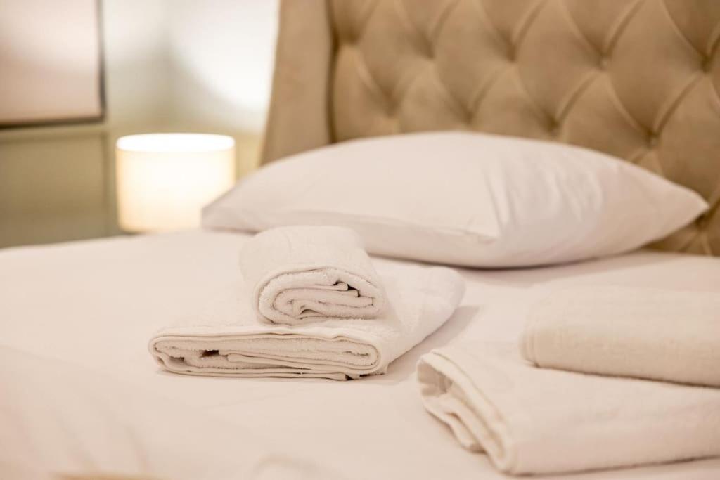 Smaragdi Luxury Jacuzzi Noho Premium Living
