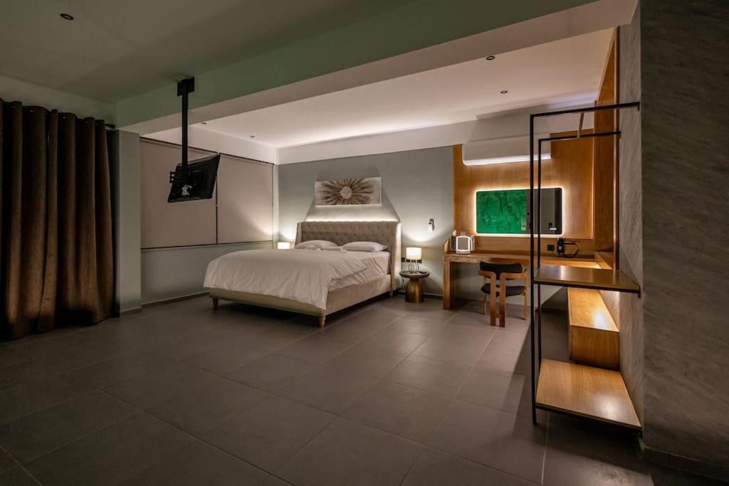 Smaragdi Luxury Jacuzzi Noho Premium Living