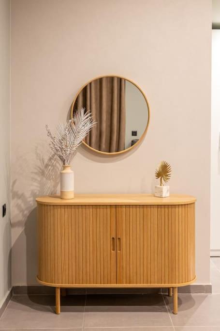 Smaragdi Luxury Jacuzzi Noho Premium Living Athens
