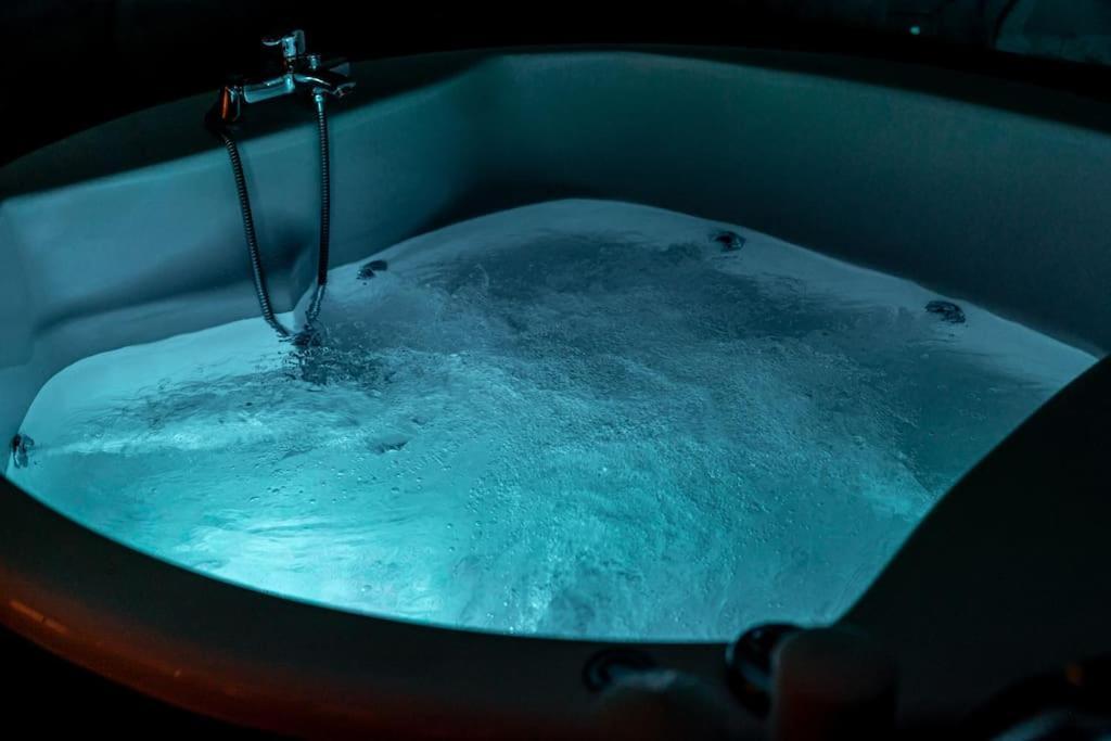 Smaragdi Luxury Jacuzzi Noho Premium Living *